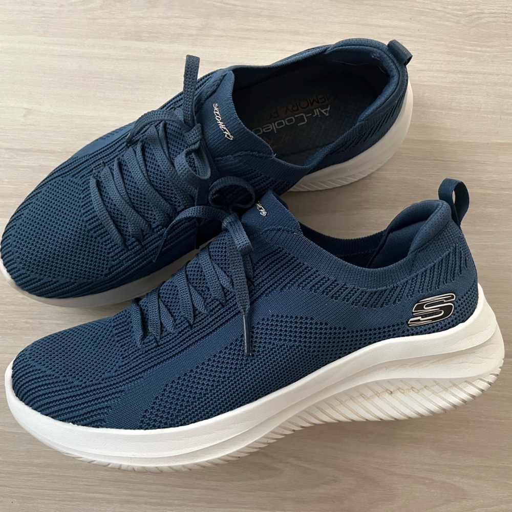 Sketchers Memory Foam Slip-Ins Size 8.5